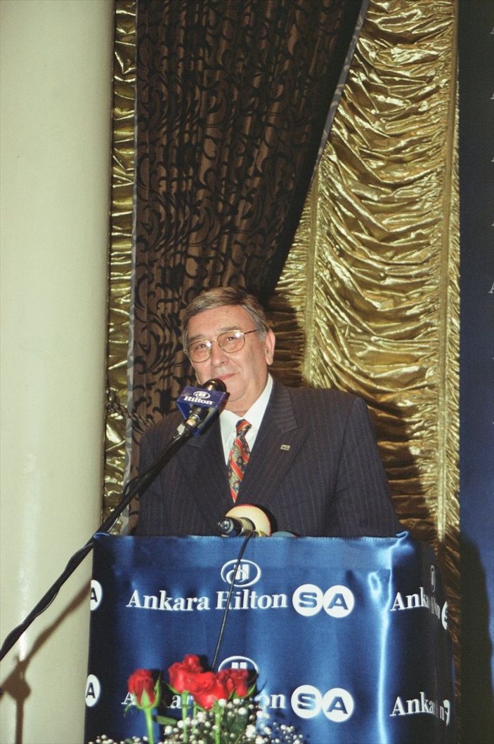 Bülend Özveren