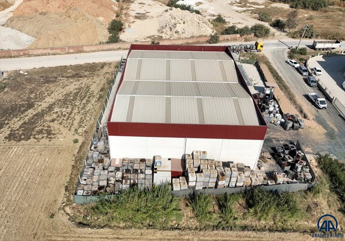 İzmir'de kaçak akaryakıt için üretim ve depolama tesisi kurmuşlar