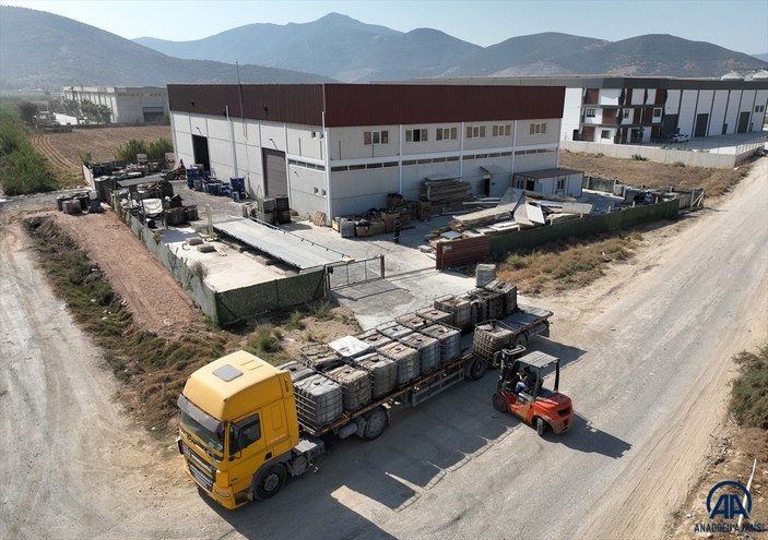 İzmir'de kaçak akaryakıt için üretim ve depolama tesisi kurmuşlar