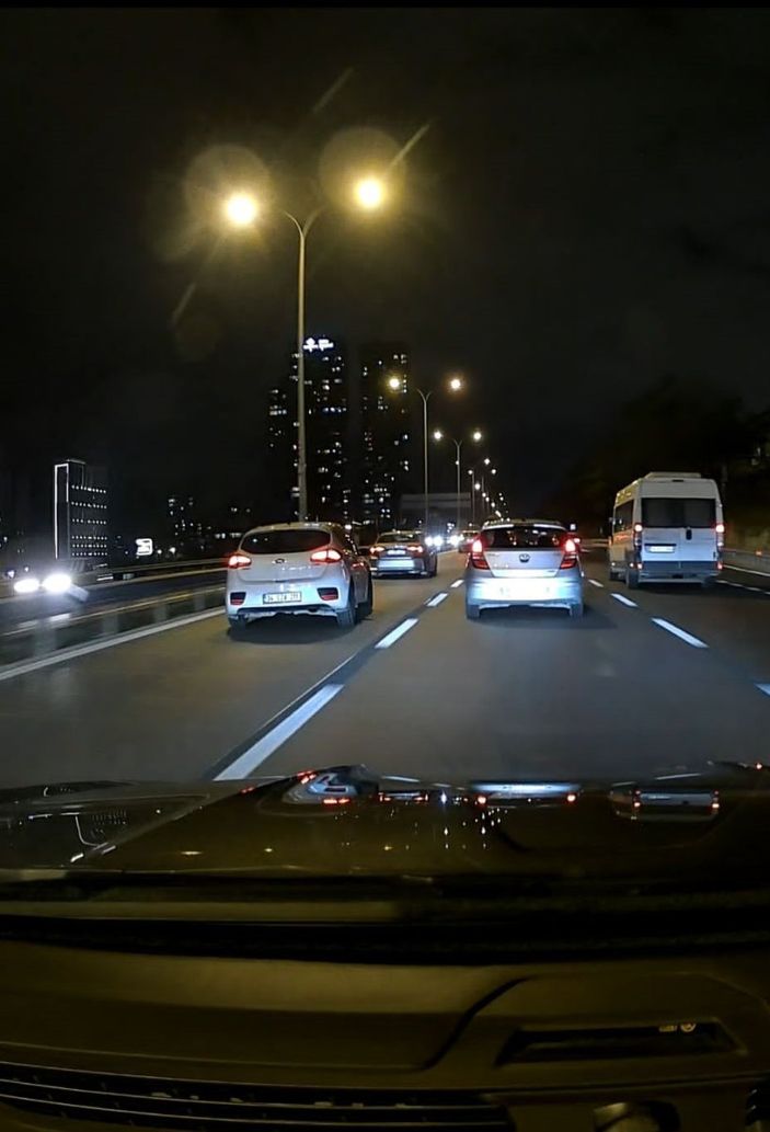 i Kartal’da makas atan sürücü kamerada