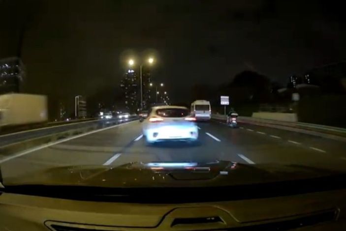 i Kartal’da makas atan sürücü kamerada