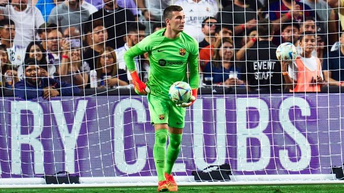 a Barcelona, Inaki Pena'nın sözleşmesini uzatıyor