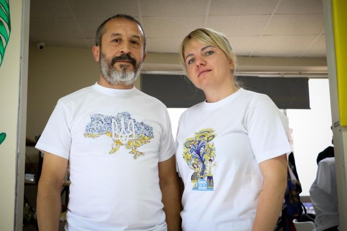 i Antalya'da yaşayan Ukraynalılardan ülkelerine askeri malzeme yardımı