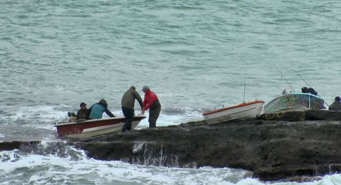 d Arnavutköy'de balıkçılar canlarını hiçe saydı