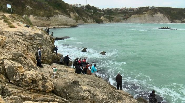 d Arnavutköy'de balıkçılar canlarını hiçe saydı