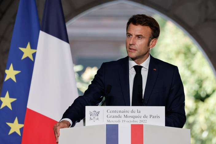 Emmanuel Macron, Paris’teki Büyük Camii’yi ziyaret etti