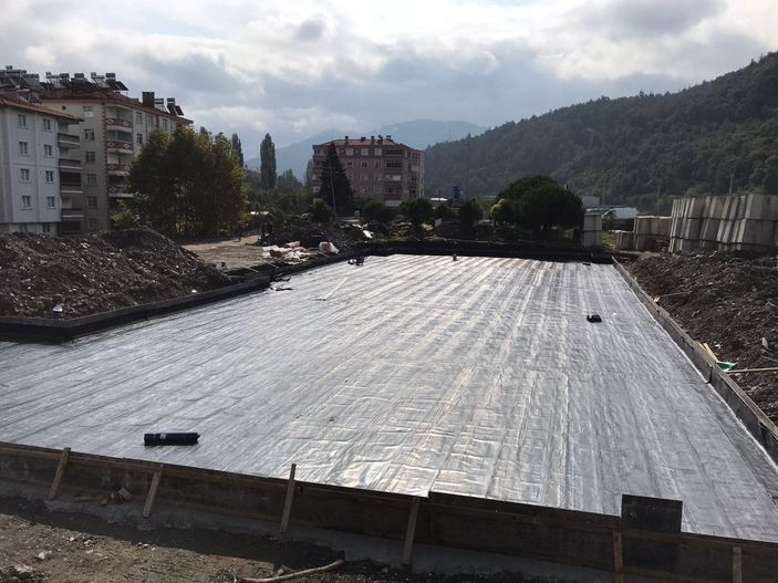 d Kastamonu'da taşan Ezine Çayı kenarındaki okul projesine tepki