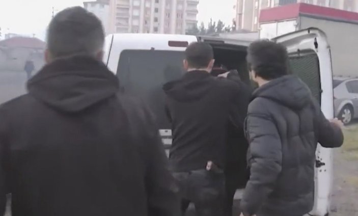 Kayseri'de bağ evi hırsızları suçüstü yakalandı