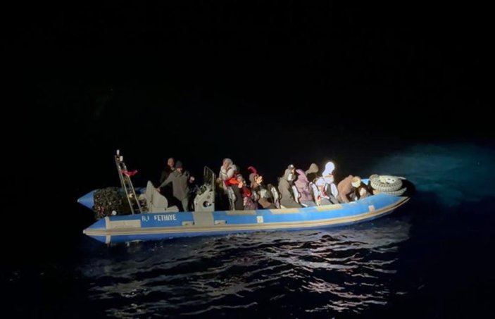 Muğla’da 20 düzensiz göçmen kurtarıldı