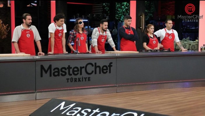 BELLİ OLDU! MasterChef'te dokunulmazlığı hangi takım kazandı? 18 Ekim MasterChef eleme adayları..