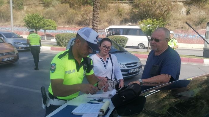 Antalya'daki yerli ve yabancı turistlere ceza yağdı