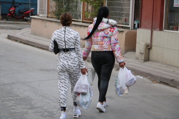 Bulgarlar Edirne’de market arabalarıyla alışveriş yarışına girdi