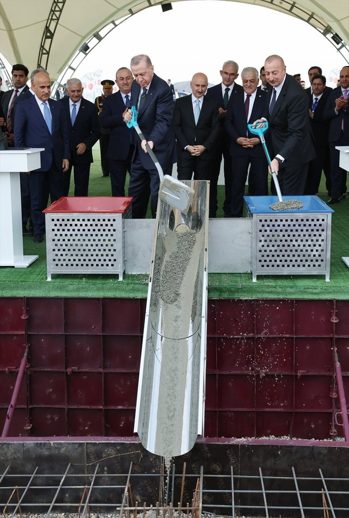 Cumhurbaşkanı Erdoğan, Kumlak Tren İstasyonu temel atma törenine katıldı