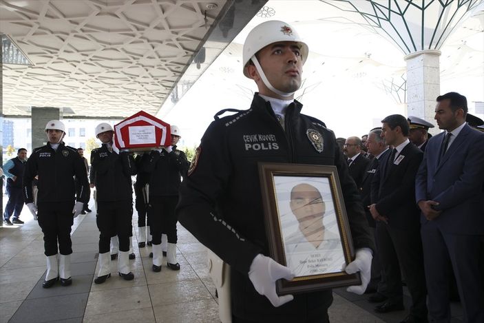 Şehit polis memuru Hızır Bekir Baybörü son yolculuğuna uğurlandı