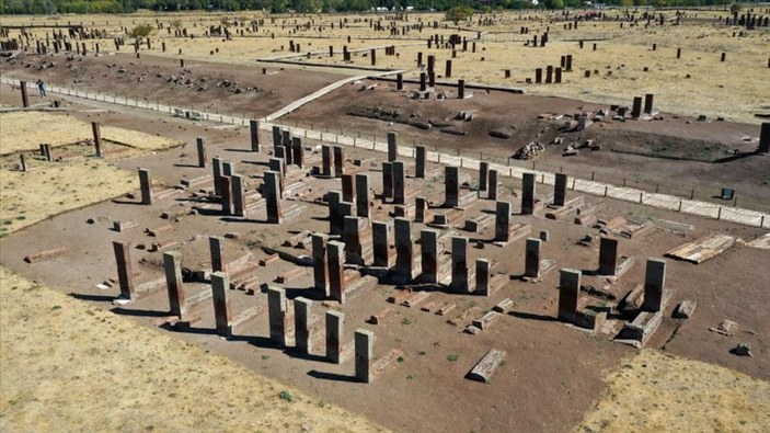 Ahlat Selçuklu Meydan Mezarlığı'nda 108 yeni mezar