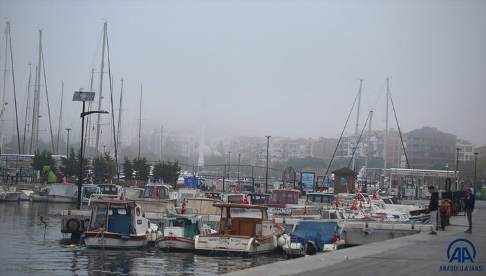 Çanakkale Boğazı yoğun sis nedeniyle kapatıldı
