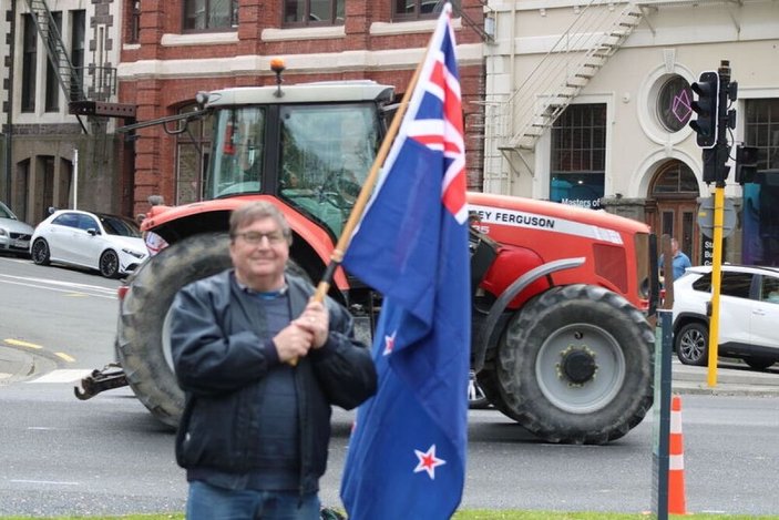 Yeni Zelanda'da çiftçiler, gaz vergisine karşı sokaklara döküldü