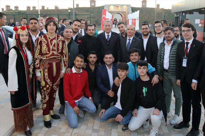 Hulusi Akar: Türkiye'nin bekası için uçak da tank da yapacağız