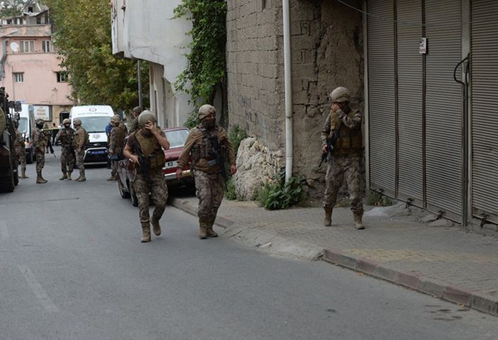 a Kahramanmaraş'ta polise saldırı
