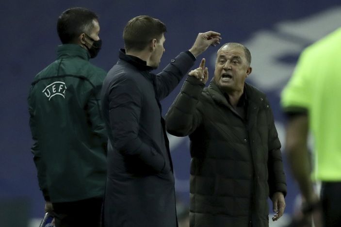 Aston Villa, Steven Gerrard'ı kovdu