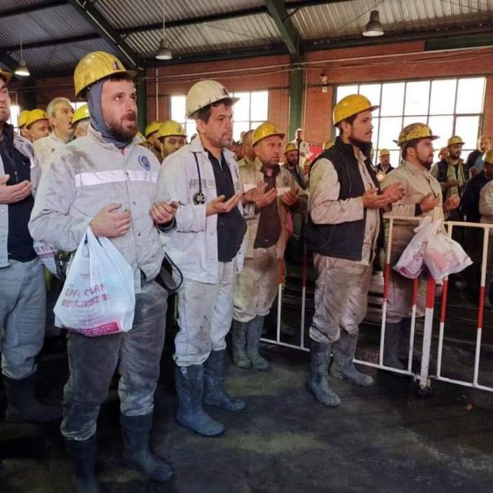 d Zonguldak'ta madenciler, Amasra'da ölen 41 meslektaşları için dua etti