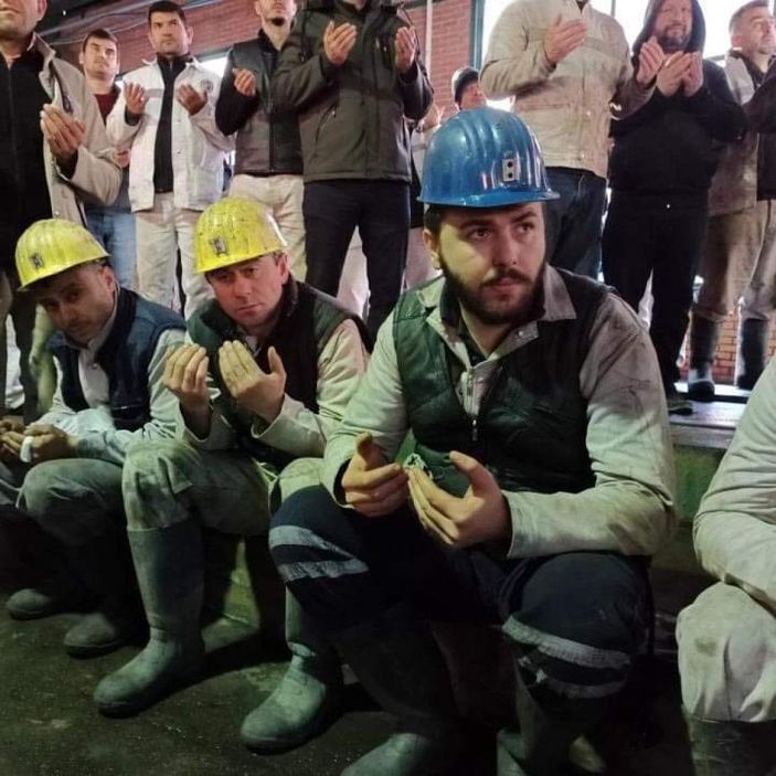 d Zonguldak'ta madenciler, Amasra'da ölen 41 meslektaşları için dua etti