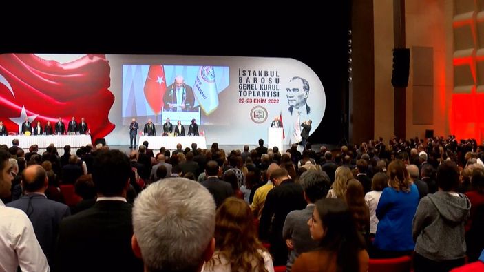 d İstanbul Barosu’na kayıtlı iki avukat saçlarını kesti