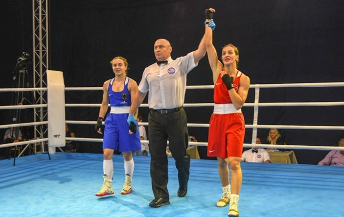 Milli boksör Buse Naz Çakıroğlu finale yükseldi