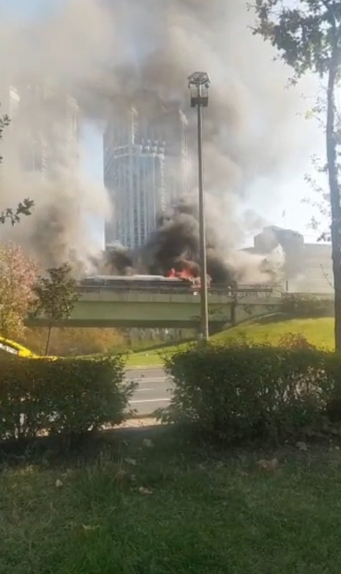 Beşiktaş'ta İETT otobüsünde korkutan yangın