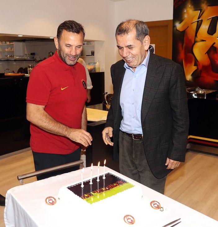 Dursun Özbek'ten Okan Buruk'a destek