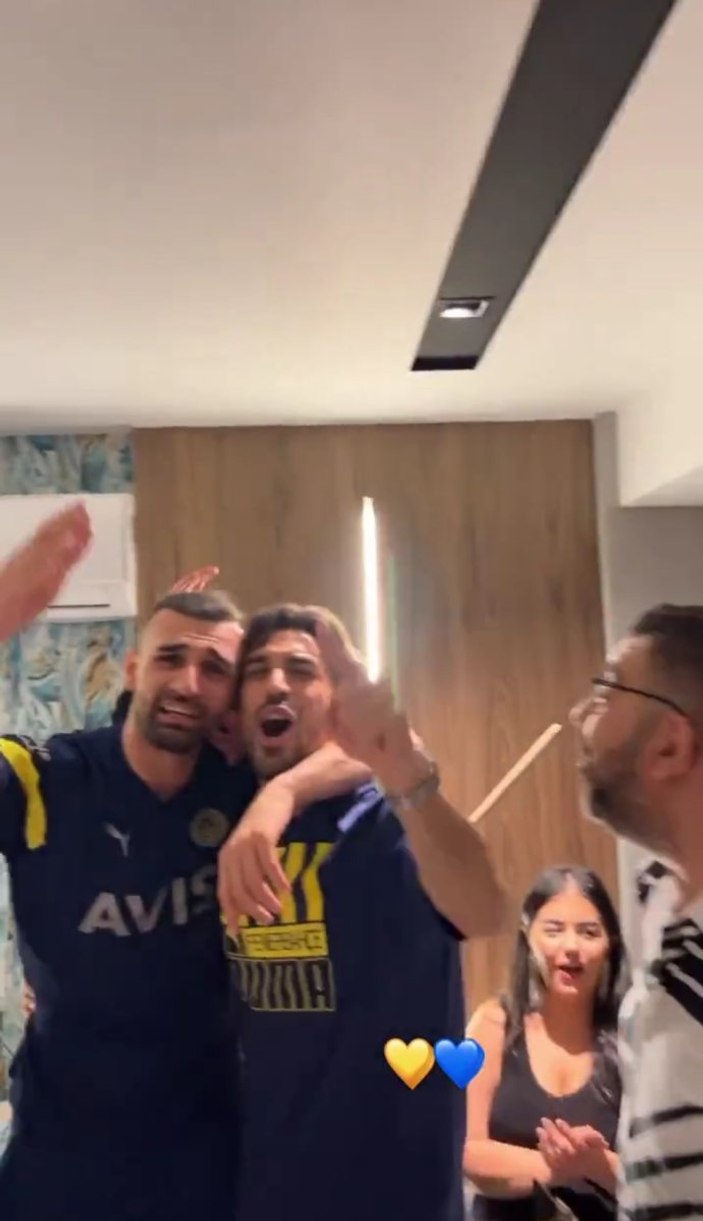 İrfan Can'la Serdar Dursun, Fenerbahçe marşı söyledi