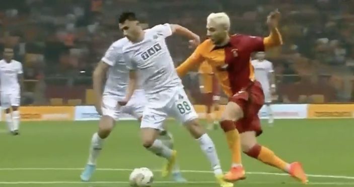 Alanyaspor'un penaltı beklediği pozisyon