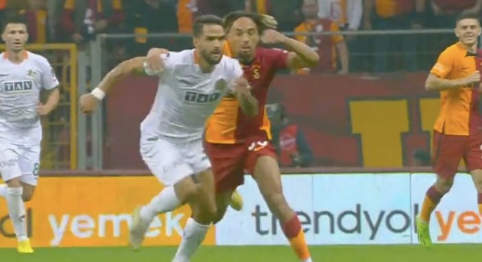 Galatasaray'dan kırmızı kart tepkisi