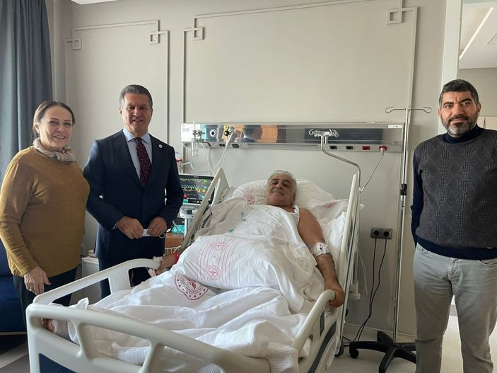 Mustafa Sarıgül, Binali Yıldırım'ı hastanede ziyaret etti