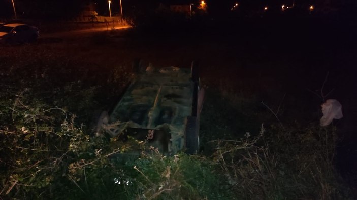 Sakarya'da kontrolden çıkan otomobil devrildi: 4 yaralı