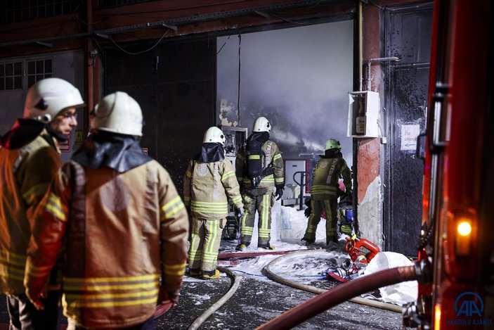 Bayrampaşa'da sanayi sitesinde çıkan yangın söndürüldü