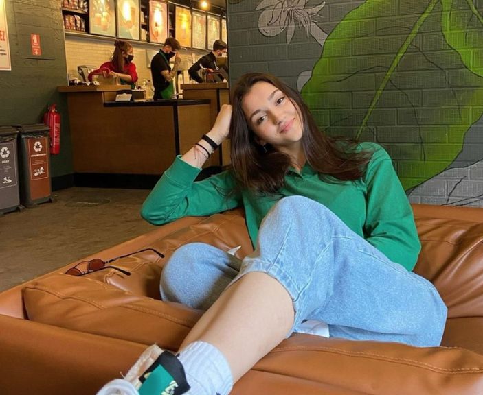 Zehra Güneş'in voleybolcu kız kardeşi güzelliğiyle büyüledi! 'Ailecek güzeller'