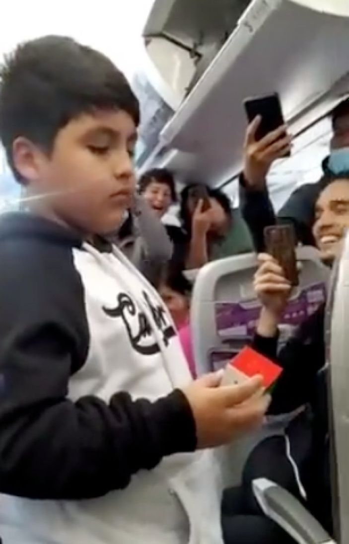 Zeka küpünü 7 saniyede çözen çocuk viral oldu