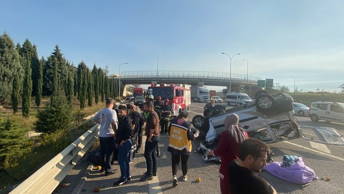 Kocaeli'de ameliyata girecek oğullarına yetişmek isterken kaza yaptılar