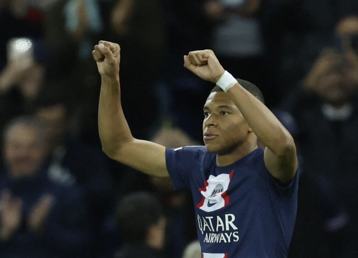 r PSG'den Mbappe'nin maaşına dair açıklama