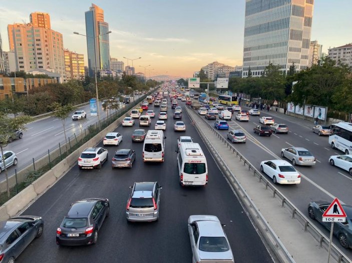 İstanbul'da haftanın ilk günü trafik yüzde 63'e ulaştı