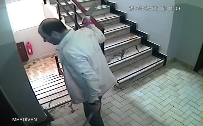 Bakırköy'de kılıç satırla tehdit savuran avukat tutuklandı