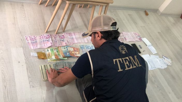 i Adana'da, FETÖ'nün hücre evlerinden servet çıktı