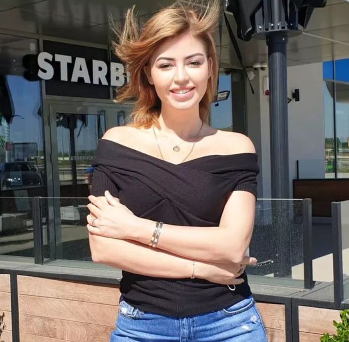 Ebru Polat'ın bir de kardeşini görün! Tescilli güzel çıktı ''Afetlik abladan geliyor