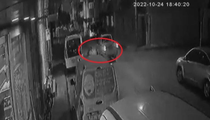 Manisa'da sahipsiz köpekten kaçan çocuğa pikap çarptı