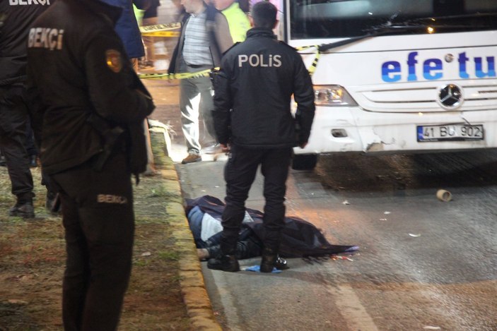 Kocaeli'de yolcu otobüsüyle motosiklet çarpıştı: 1 ölü