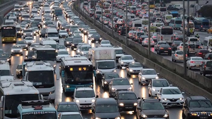 25 Ekim 2022 trafik yoğunluğu nasıl? Hangi yollar kapalı? İBB trafik yoğunluk haritası!