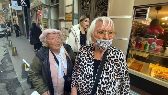 Beyoğlu'nda yolcu seçen taksiciler 2 yaşlı kadını almadı