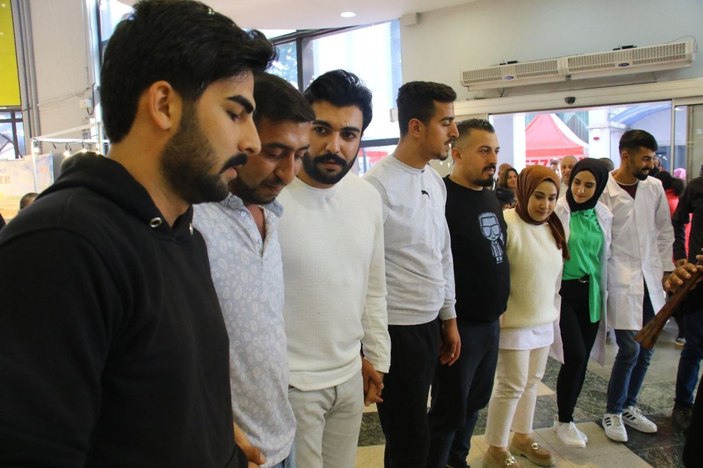 Ankara'da baklava yeme yarışmasından şaşırtan görüntüler