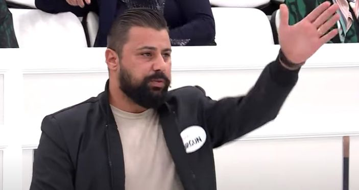 Esra Erol sinirlerine hakim olamadı: Konuğu stüdyodan kovdu